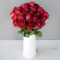 Magical Matilda Rose -Garden of Petals Matilda Roses Bunch in vase 1 350 8cfdc5eb